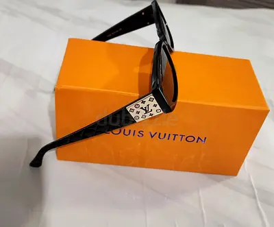 Black Louis Vuitton Sunglasses with Box