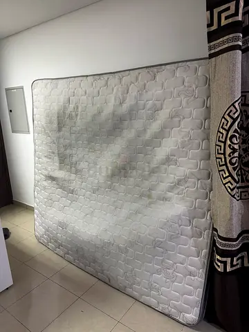 Homebox | iPostura Medium Firm Spring Mattress | 180x200cm | Good Condition