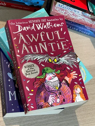 Awful Auntie by David Walliams (Paperback)
