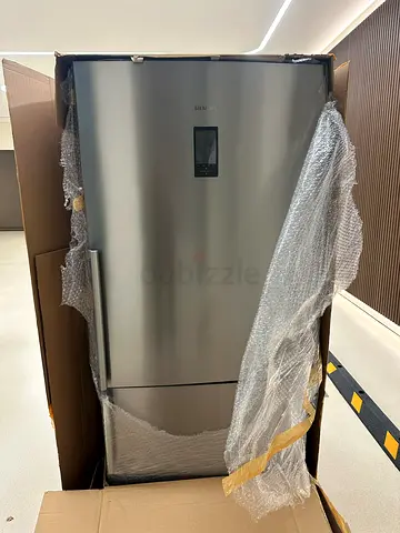 Siemens iq700 refrigerator bottom freezer for sell