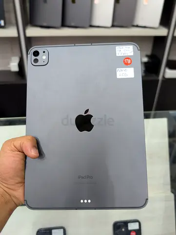 iPad Pro 11 inch M4 1TB nano Glass Sim card 97% Black