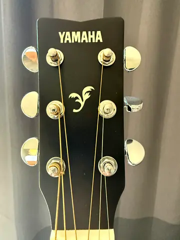 Guitar in Excellent Condition – Great Sound & Ready to Play