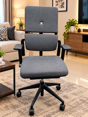 Steel case V2 agonomic office chair with adjustable armrests & back and lumbar support fully loaded