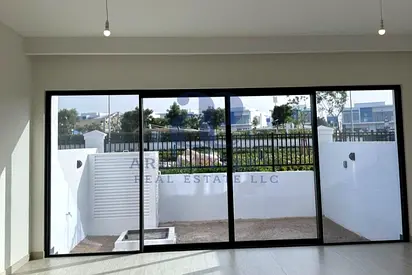 BRAND NEW 4BR | BRIGHT INTERIORS | PRIME WATERFRONT LIVING