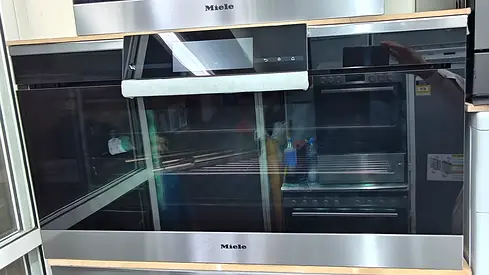 Miele Built-in Electric Oven — Excellent Working Condition