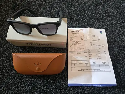 Ray-Ban Wayfarer meta2 with case and receipt