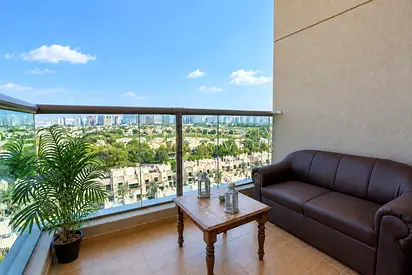 Full Golf View | Premium Furnished I Huge Layout