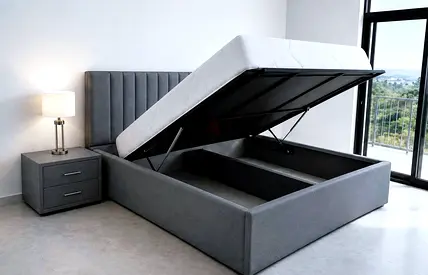 Brand new King size Hydrolic Storage bed including Mattress Available