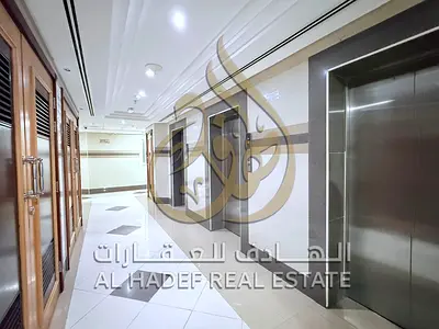 🏡✨ **شقة غرفتين وصالة للإيجار السنوي في المجاز 3 – الشارقة** ✨🏡 فرصة مميزة لاستئجار شقة بمساحات واسعة وتصميم عملي في منطقة المجاز 3 بالشارقة، مناسب