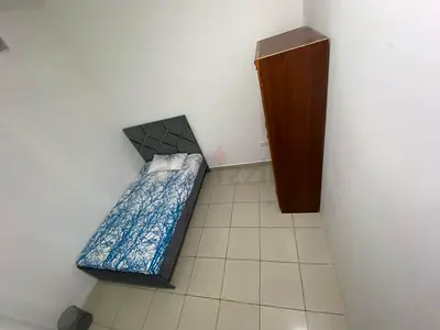 BIG PARTITION AVAILABLE NEAR AL GARHOUD METRO FOR SINGLE PERSON