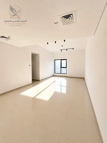 A spaciousluxuri 2bed open view superlux finishing Includes parking and a private gym located in a high-end tower on Sheikh Khalifa Street