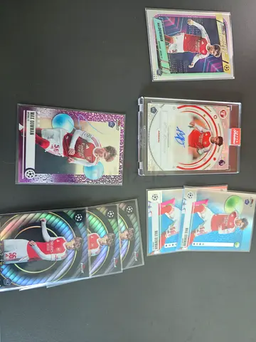 Max Bowman Arsenal Signed & Parallel Trading Card Collection (Set of 8)