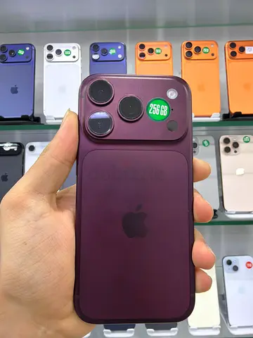 IPHONE 18 pro 256 GB TRA WITH BOX BT 100 Cycle25 burgundy