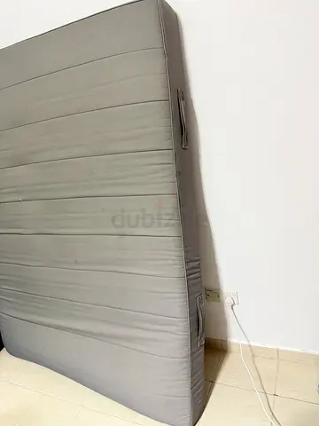 Queen size Grey Mattress - Good Condition - 160 x 220
