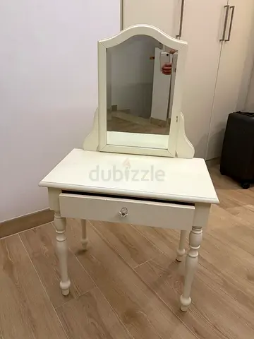 White Vintage Dressing Table with Mirror - Good Condition - perfect for your daughter