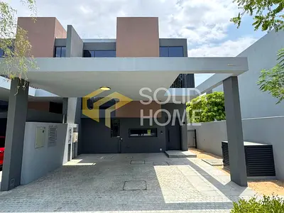Spacious Townhouse | Full Privacy | Prime Spot