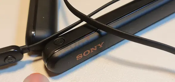 Sony WI-1000XM2 wireless neckband in-ear headphones in black.