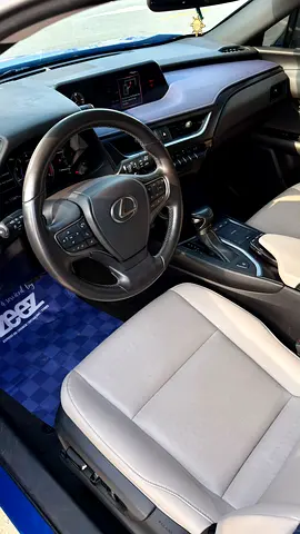 صورة 10 لـ 2022 Lexus UX-SERIES
