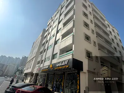 بنايه سكني تجاري علي شارع حيوي (G+6) عمر 12 سنه مع دخل سنوي ممتاز