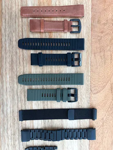 Collection of 5 Replacement Watch Straps — Leather, Silicone, Metal Mesh & Links. Size 22mm width.