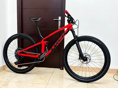 Full carbon trek top fuel 9.8 xc downcountry bike