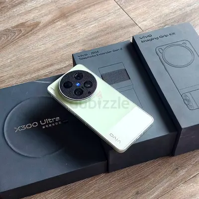 Vivo X300 Ultra Chinese version with Imaging Grip Kit & Telephoto Extender - Mint, Like New