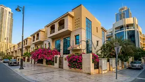 Spacious 3BR + Maid | Private Garden | Corner Villa