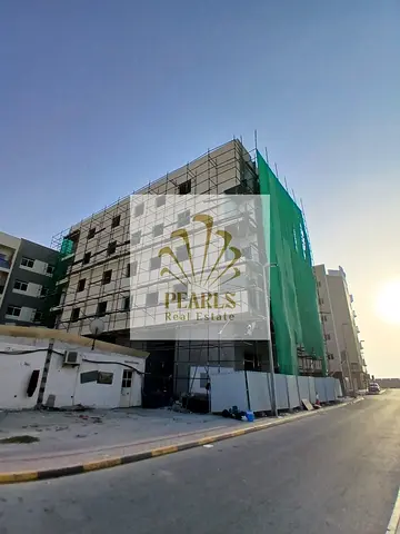 فرصة استثمارية ذهبية على كورنيش عجمان! بناية مميزة للبيع وللإيجار – موقع استراتيجي جداً على الواجهة البحرية كورنيش عجمان – إمارة عجمان