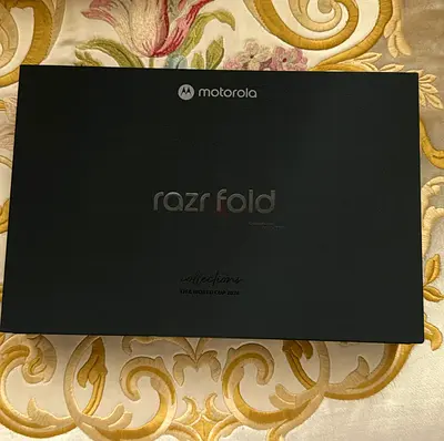 Motorola Razr Fold (Gift) - FIFA 2026 Limited Edition 512GB, 16GB RAM
