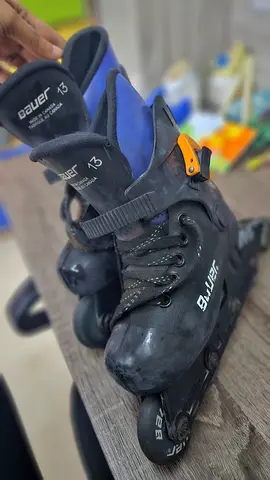 BAUER ROLLER SKATES