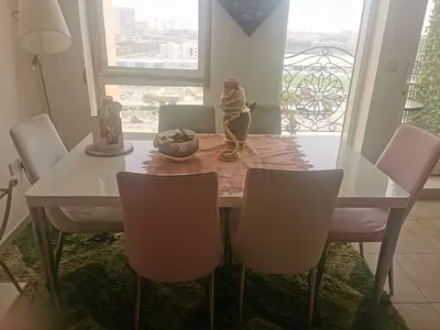 6 seater dining table in a good condition - price is negotiable