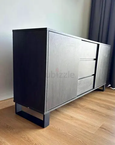 Brown/black sideboard