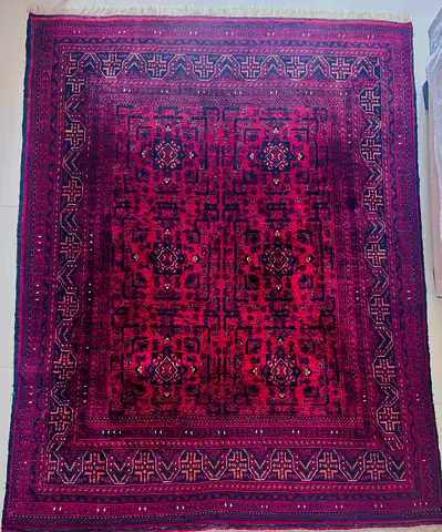Handmade Deep Red wool Traditional Area Rug - Excellent Condition 150x200cm