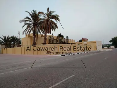 Residential/Commercial Villa: 8 rooms, 2 majlises, and 5 offices – Al-Salamah.