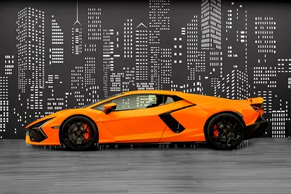 صورة 9 لـ 2024 Lamborghini REVUELTO