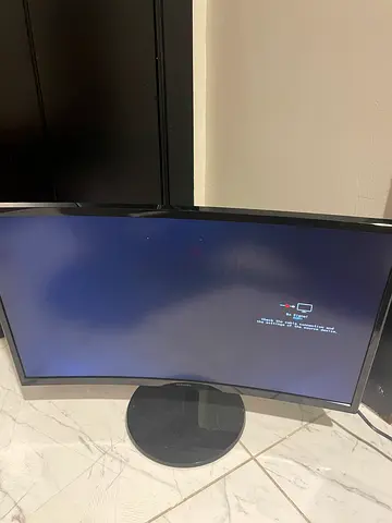 Samsung Full HD curved monitor — Good Working Condition