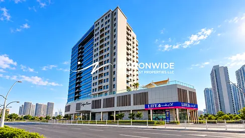 Vacant 3BR | Pool View | Spacious Layout