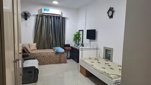Bed Space for Pakistani