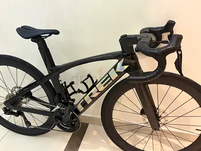 Trek Madone SL06- Fully aerodynamic Road Bike 12*2 speed di2