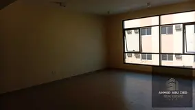 Brand-new commercial office—first occupant—featuring modern touches and a prime, easily accessib