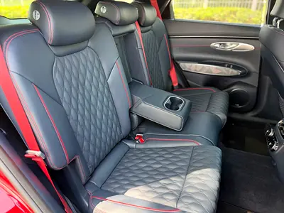 2022 Genesis GV70 — миниатюра 15