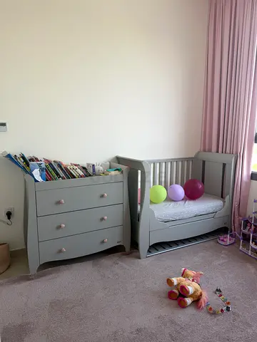 Crib, drawer(changing unit), and mattress