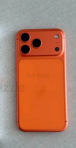 iPhone- 17 pro max 512 gb orange smartphone with triple camera — good condition