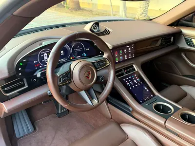 صورة 2 لـ 2025 Porsche TAYCAN