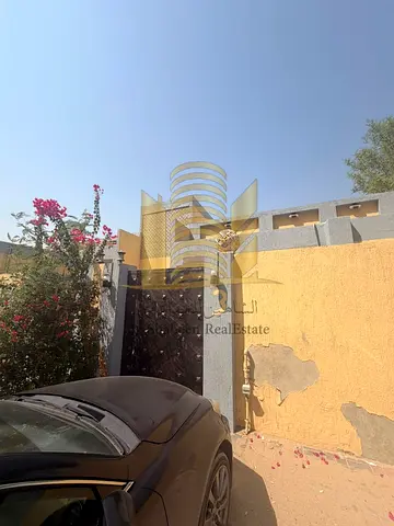 للإيجار بعجمان الراشديه ملحق داخل فيلا نضيف جدا يتكون من ٣ غرف