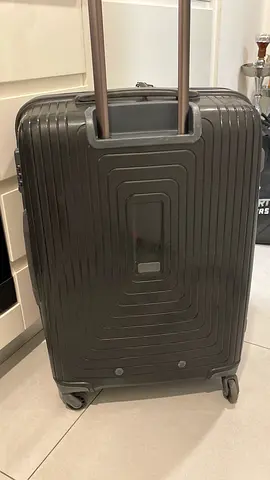24-Inch Medium Travel Suitcase – 4 Spinner Wheels – Hard Shell Luggage