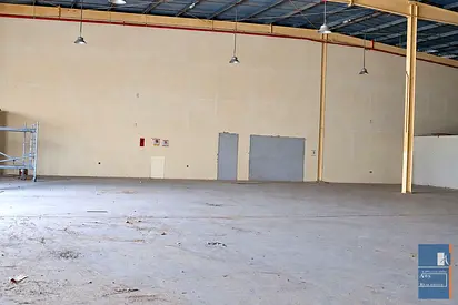 12,874 sq ft warehouse with 20 kW power capacity