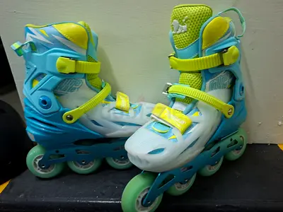 Blue skate with Matte black helmet - used, good condition