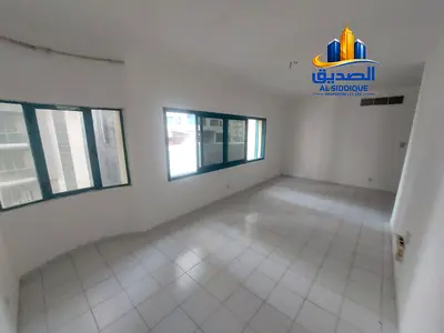 Lahwish 3bhk 2 Balcony Close Hall Near By Cornish 48k
