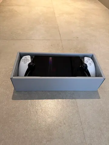 PlayStation portal Set in Original Box (White) - Good Condition